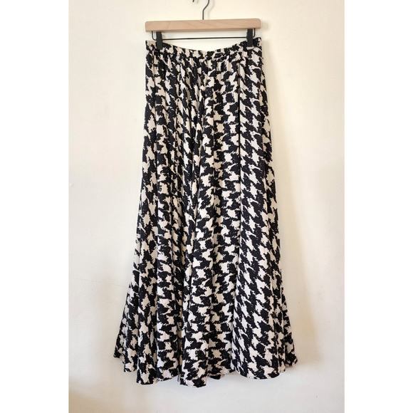 mix nouveau Dresses & Skirts - Houndstooth Flowy Maxi Skirt